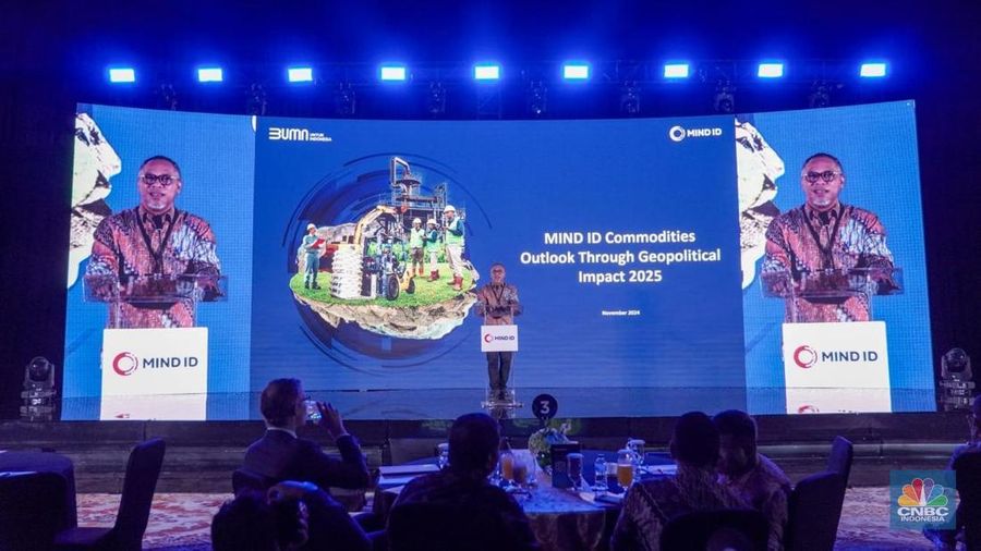 Direktur Portofolio dan Pengembangan Usaha MIND ID Dilo Seno Widagdo dalam MIND ID Commodities Outlook 2025 di Jakarta, Selasa (26/11/2024). Doc MIND ID