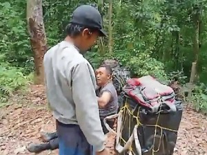 Perjuangan Kirim Logistik Pilkada ke Desa-desa Terpencil di Jambi
