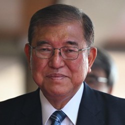 Pekerja Jepang 'Sujud Syukur', PM Perintahkan Naik Gaji Besar-besaran