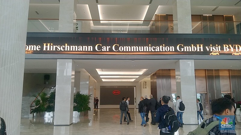 Perusahaan teknologi yang juga produsen mobil listrik asal China BYD. (CNBC Indonesia/Suhendra) Perusahaan teknologi yang juga produsen mobil listrik asal China BYD. (CNBC Indonesia/Suhendra)