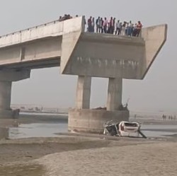 Kronologi Mobil Jatuh di Jembatan Putus akibat Google Maps, 3 Tewas