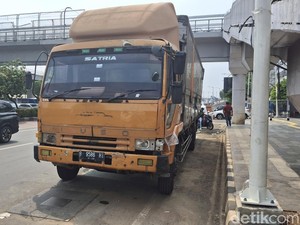 Penampakan Truk Tronton Maut yang Tabrak 6 Kendaraan di Slipi Jakbar