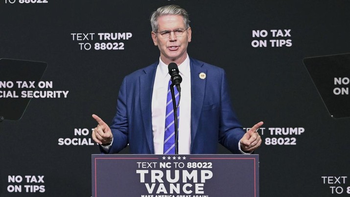 FILE - Investor Scott Bessent speaks on the economy in Asheville, N.C., Aug. 14, 2024. (AP Photo/Matt Kelley, File)