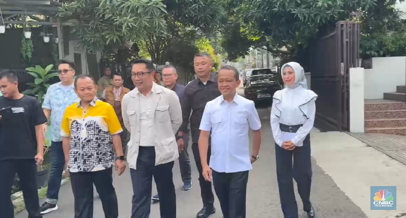 Menteri Keuangan Sri Mulyani menggunakan hak pilihnya dalam Pilkada Pemilihan umum kepala daerah Jakarta. (CNBC Indonesia/Romys) Menteri Keuangan Sri Mulyani menggunakan hak pilihnya dalam Pilkada Pemilihan umum kepala daerah Jakarta. (CNBC Indonesia/Romys)