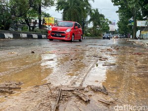 Banjir di Antapani Bandung Berangsur Surut