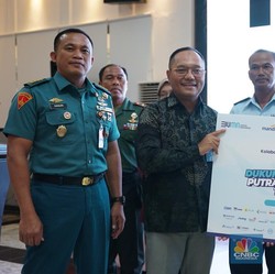 Bank Mandiri Salurkan Bantuan Biaya Kuliah ke Keluarga TNI & Polri