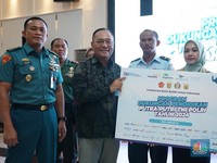 Bank Mandiri Salurkan Bantuan Biaya Kuliah ke Keluarga TNI & Polri