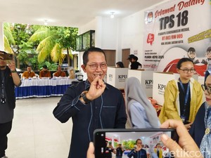 Cawalkot Batam Amsakar Achmad Nyoblos di TPS 18: Alhamdulillah lebih Lega