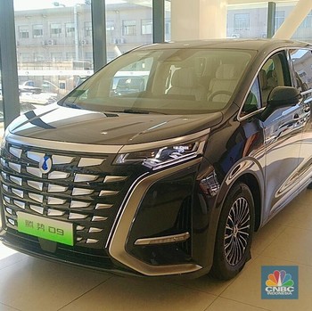 BYD Punya Senjata Premium Car Denza Pesaing Alphard, Berapa Harganya?