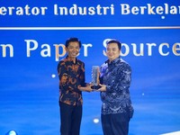 Top! Sun Paper Source Raih Penghargaan Bisnis Terpuji