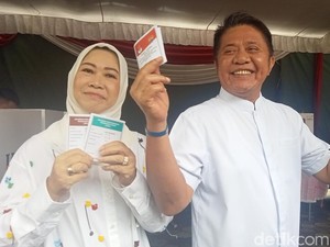 Herman Deru Gunakan Hak Pilih di TPS 27, Berdoa Hasil Sesuai Survei