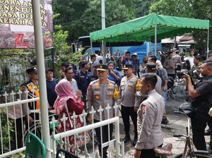 Cek TPS Surabaya-Madura, Kapolda Pastikan Pilkada Jatim Berjalan Lancar