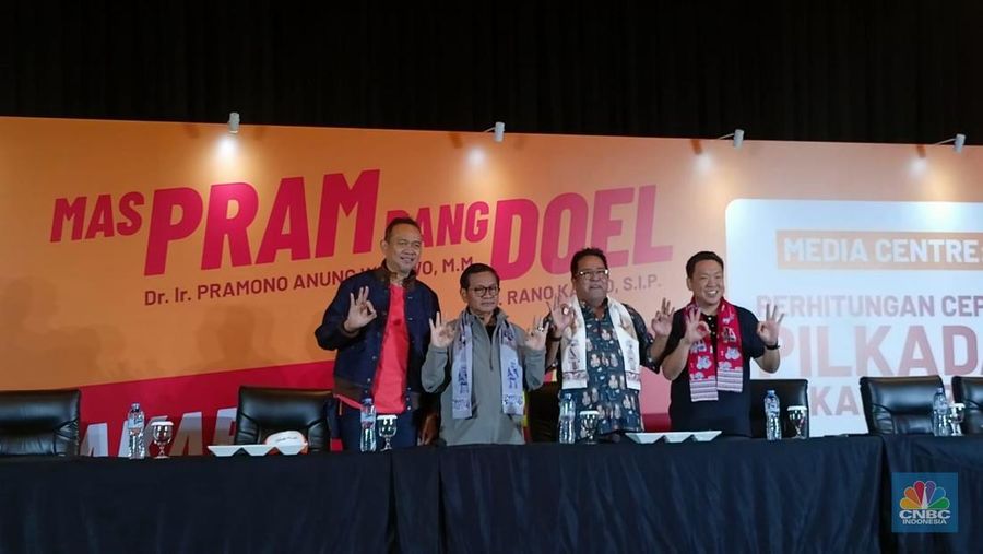 Paslon nomor urut 3 Pilgub DKI Pramono Anung-Rano Karno saat di JS Luwansa. Paslon nomor urut 3 Pilgub DKI Pramono Anung-Rano Karno saat di JS Luwansa. (CNBC Indonesia/Ferry Sandi)