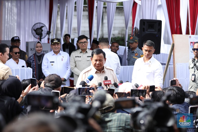 Presiden Prabowo Subianto sudah menunaikan hak pilihnya dalam pilkada serentak 2024 di TPS 08, Desa Bojongkoneng, Babakan Madang, Kabupaten Bogor, Provinsi Jawa Barat, Rabu (27/11/2024). (CNBC Indonesia/Tri Susilo) Presiden Prabowo Subianto sudah menunaikan hak pilihnya dalam pilkada serentak 2024 di TPS 08, Desa Bojongkoneng, Babakan Madang, Kabupaten Bogor, Provinsi Jawa Barat, Rabu (27/11/2024). (CNBC Indonesia/Tri Susilo)