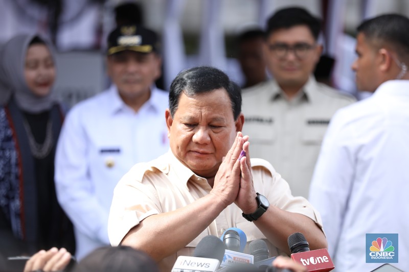 Presiden Prabowo Subianto sudah menunaikan hak pilihnya dalam pilkada serentak 2024 di TPS 08, Desa Bojongkoneng, Babakan Madang, Kabupaten Bogor, Provinsi Jawa Barat, Rabu (27/11/2024). (CNBC Indonesia/Tri Susilo)