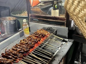Tips Seduh Kopi Saat Hujan dan Warung Legendaris di Puri Kembangan