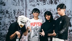 Klarifikasi Gitaris Dongker yang Tendang Penonton di Panggung