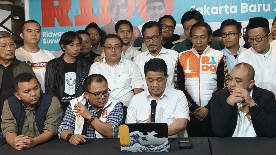 Ketua Tim Pemenangan RIDO, Ahmad Riza Patria dalam konferensi pers yang digelar di Kantor DPD Golkar Jakarta, pada Kamis (28/11/2024). (Dok: Tim Pemenangan RIDO)