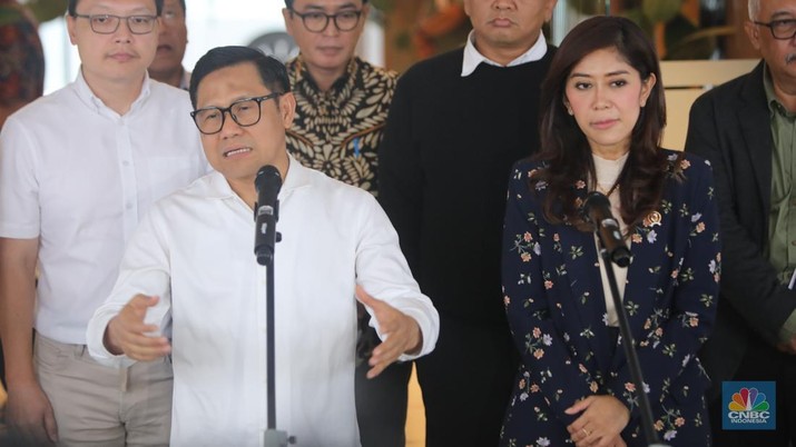 Menko PMK, Muhaimin Iskandar dan Menkomdigi Meutya Hafid saat konferesnsi pers terkait judi online di kantor Kementerian Koordinator Bidang Pembangunan Manusia dan Kebudayaan, Jakarta, Kamis (28/11/2024). (CNBC Indonesia/Faisal Rahman)