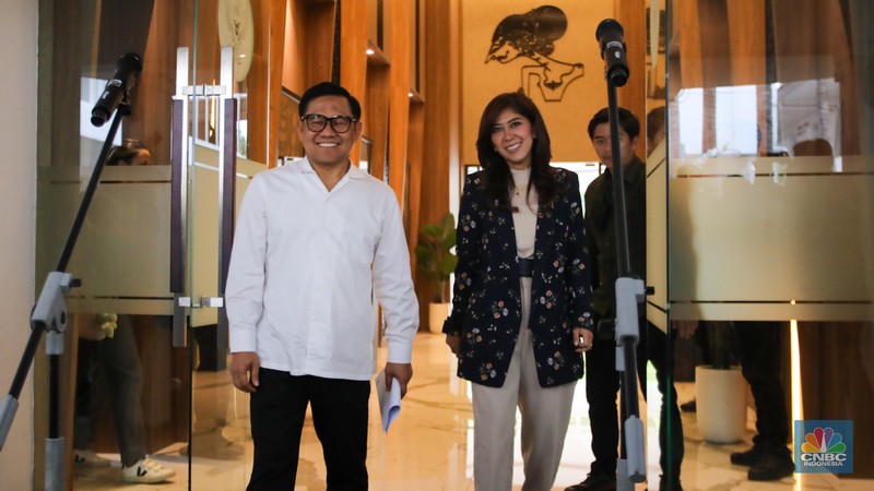 Menko PMK, Muhaimin Iskandar dan Menkomdigi Meutya Hafid saat konferesnsi pers terkait judi online usai Rapat Tingkat Menteri di kantor Kementerian Koordinator Bidang Pembangunan Manusia dan Kebudayaan, Jakarta, Kamis (28/11/2024). (CNBC Indonesia/Faisal Rahman) Menko PMK, Muhaimin Iskandar dan Menkomdigi Meutya Hafid saat konferesnsi pers terkait judi online usai Rapat Tingkat Menteri di kantor Kementerian Koordinator Bidang Pembangunan Manusia dan Kebudayaan, Jakarta, Kamis (28/11/2024). (CNBC Indonesia/Faisal Rahman)