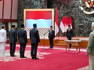 Pj Gubernur Teguh Lantik 7 Pejabat Eselon II, Kasatpol PP Jadi Walkot Jakpus