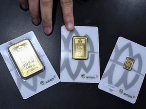 Harga Emas Antam Hari Ini Jatuh!