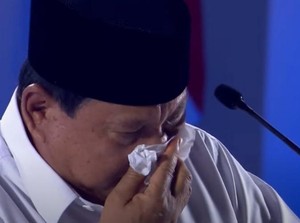 Tangis Prabowo Usai Umumkan Kenaikan Gaji Guru di RI