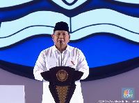 Momen Prabowo Menangis Ketika Bicara Kesejahteraan Guru