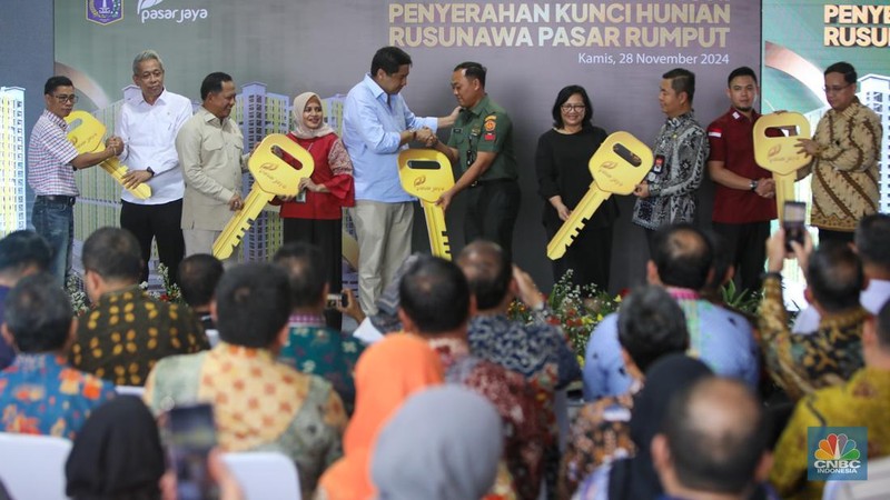 Suasana penyerahan kunci Rumah Susun Sewa (Rusunawa) Pasar Rumput, Jakarta, Kamis (28/11/2024). (CNBC Indonesia/Faisal Rahman)