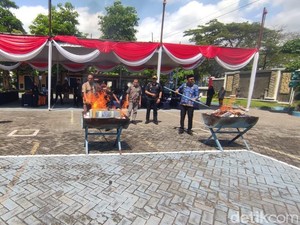 422 Barang Ilegal Senilai Rp 86.9 M Dimusnahkan Bea Cukai Juanda