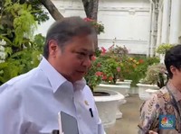 Airlangga & Menaker Merapat ke Istana Temui Prabowo, Bahas UMP 2025?