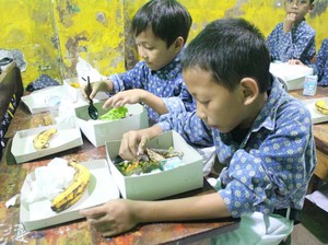 Biaya Makan Bergizi Gratis Prabowo Kini Turun Jadi Rp 10.000/Porsi