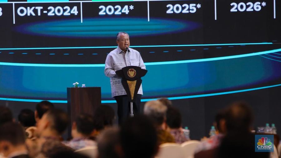 Gubernur Bank Indonesia (BI), Perry Warjiyo dalam acara Pertemuan Tahunan Bank Indonesia (PTBI) Tahun 2024 di Grha Bhasvara Icchana, kompleks kantor pusat Bank Indonesia, Jakarta, Jumat (29/11/2024) malam. (CNBC Indonesia/Faisal Rahman)