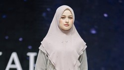 Umrah Bikin Kimberly Ryder Makin Yakin Berhijab