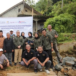 CT ARSA Foundation Bangun Rumah Inspirasi di Gunung Leutik Bogor