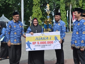 Pesan Wabup Gresik di HUT KORPRI & PGRI: Tingkatkan Profesionalisme