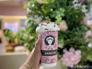 Uniknya Teh Oolong Topping Frappe Pertama di Indonesia