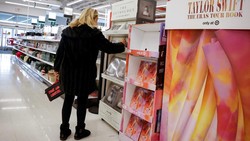 Berburu Buku hingga Piringan Hitam Taylor Swift saat Black Friday