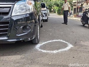 Remaja di Cilandak Buang Pisau Depan Rumah Usai Bunuh Ayah-Nenek