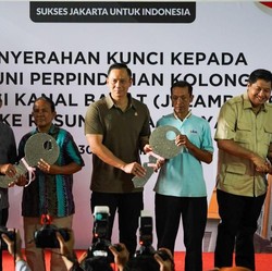 Bareng Tito dan Ara, AHY Relokasi 139 Warga Kolong Tol Angke ke Rusun