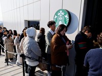 Starbucks Umumkan Rencana PHK Karyawan