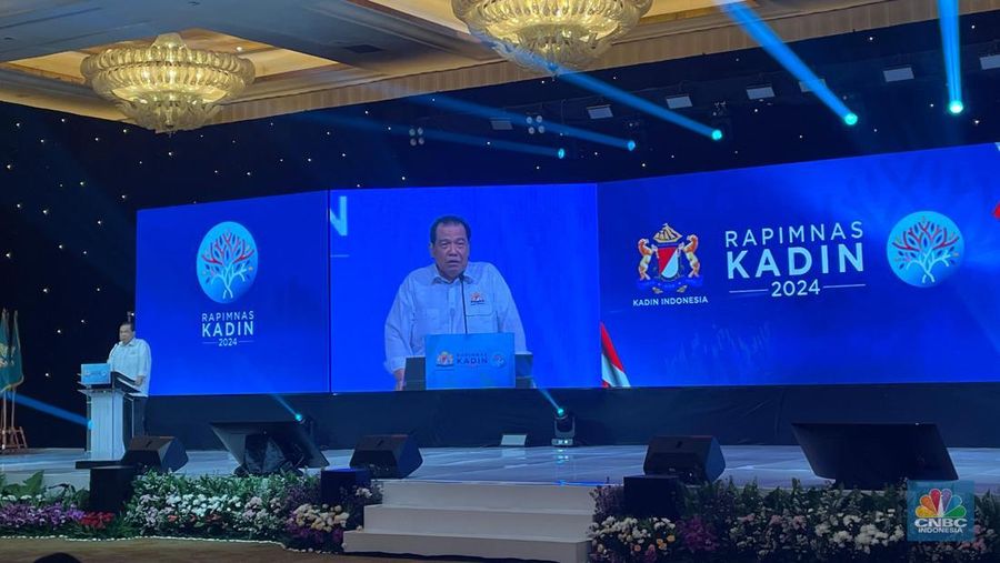 Chairman CT Corp Chairul Tanjung hadir dalam Rapat Pimpinan Nasional (Rapimnas) Kadin Indonesia 2024 di Jakarta, Minggu (1/12/2024). (CNBC Indonesia/Romys Binekasri)