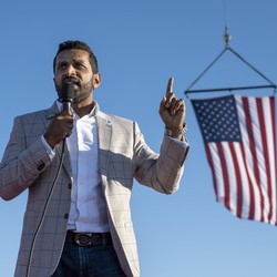 Donald Trump Pilih Kash Patel Sebagai Pemimpin Baru FBI