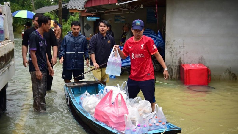 Pemandangan drone menunjukkan daerah yang terendam banjir di distrik Hat Yai, provinsi Songkhla, Thailand, 30 November 2024. (REUTERS/Roylee Suriyaworakul)