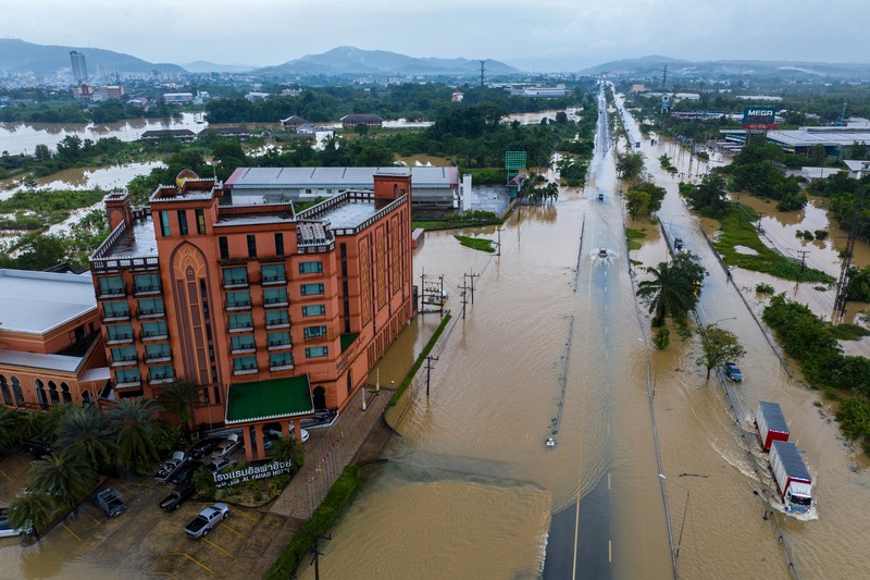 Pemandangan drone menunjukkan daerah yang terendam banjir di distrik Hat Yai, provinsi Songkhla, Thailand, 30 November 2024. Pemandangan drone menunjukkan daerah yang terendam banjir di distrik Hat Yai, provinsi Songkhla, Thailand, 30 November 2024. (REUTERS/Roylee Suriyaworakul)