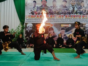 Keren! Permainan Bola Api dari Sukabumi Jadi Warisan Budaya Tak Benda RI