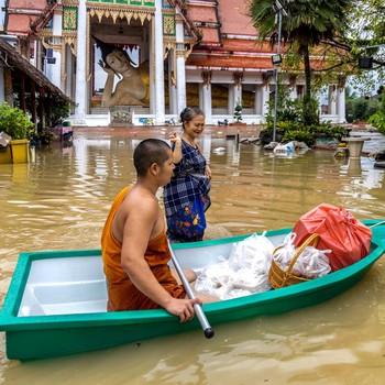 Penampakan Thailand Lumpuh Direndam Banjir, 9 Orang Tewas