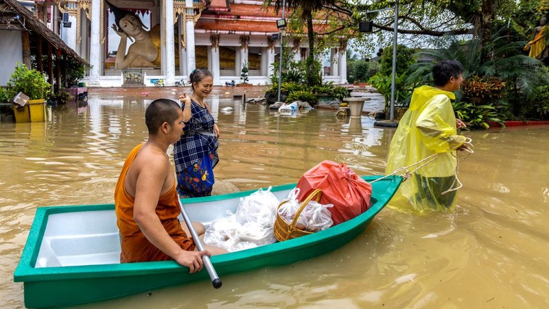 Pemandangan drone menunjukkan daerah yang terendam banjir di distrik Hat Yai, provinsi Songkhla, Thailand, 30 November 2024. (REUTERS/Roylee Suriyaworakul)