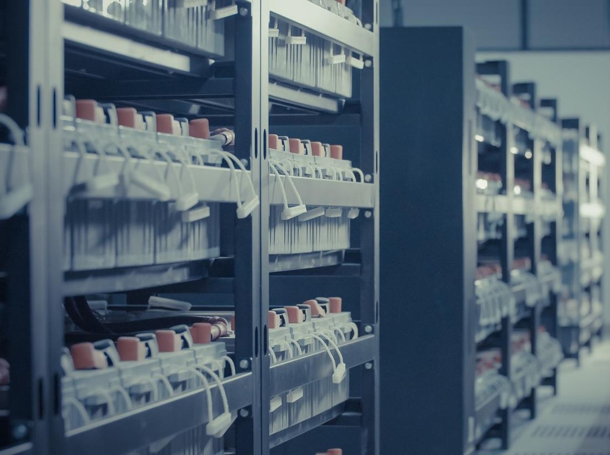 Investasi Infrastruktur AI Melonjak, Dell Prediksi Kelebihan Data Center