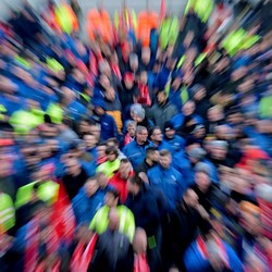 Potret Buruh Raksasa Otomotif Mogok Kerja-Turun ke Jalan, Tuntut Ini!